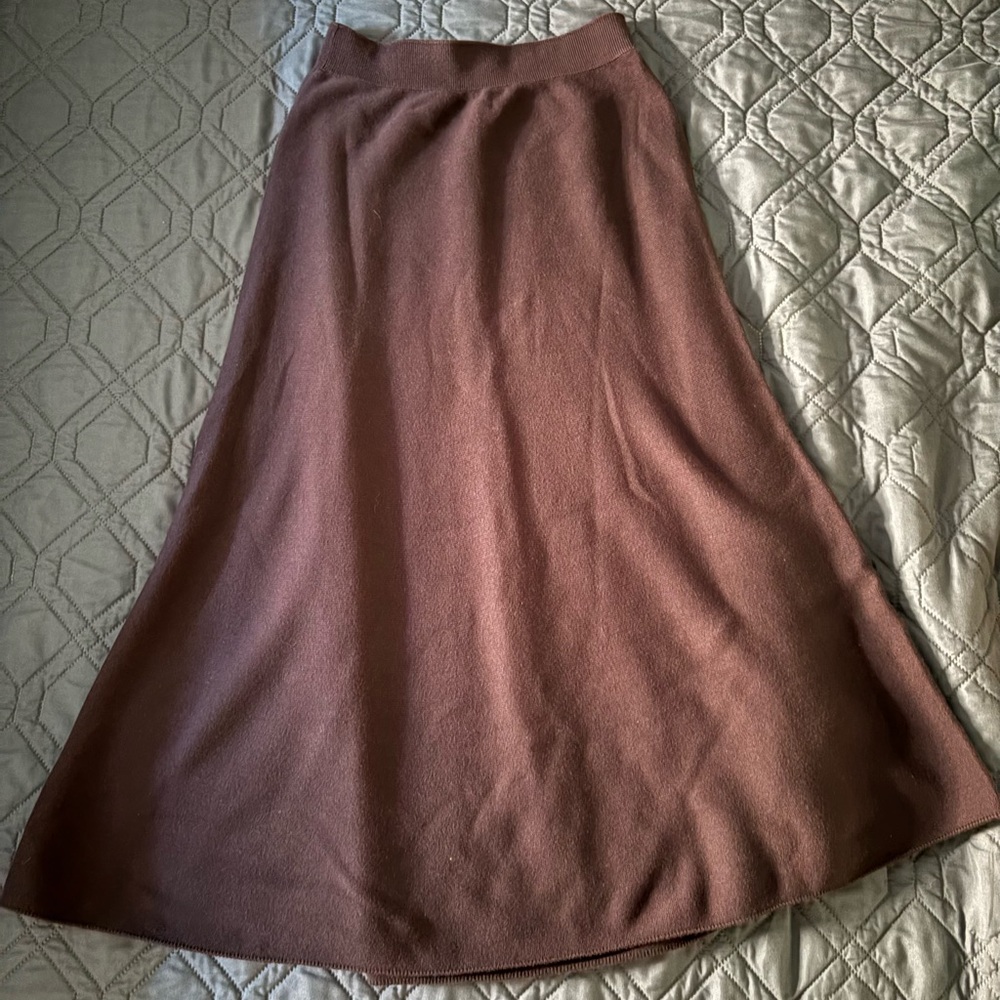 Uniqlo Women's Maxi Skirt 3D knit soufflé yarn in navy blue